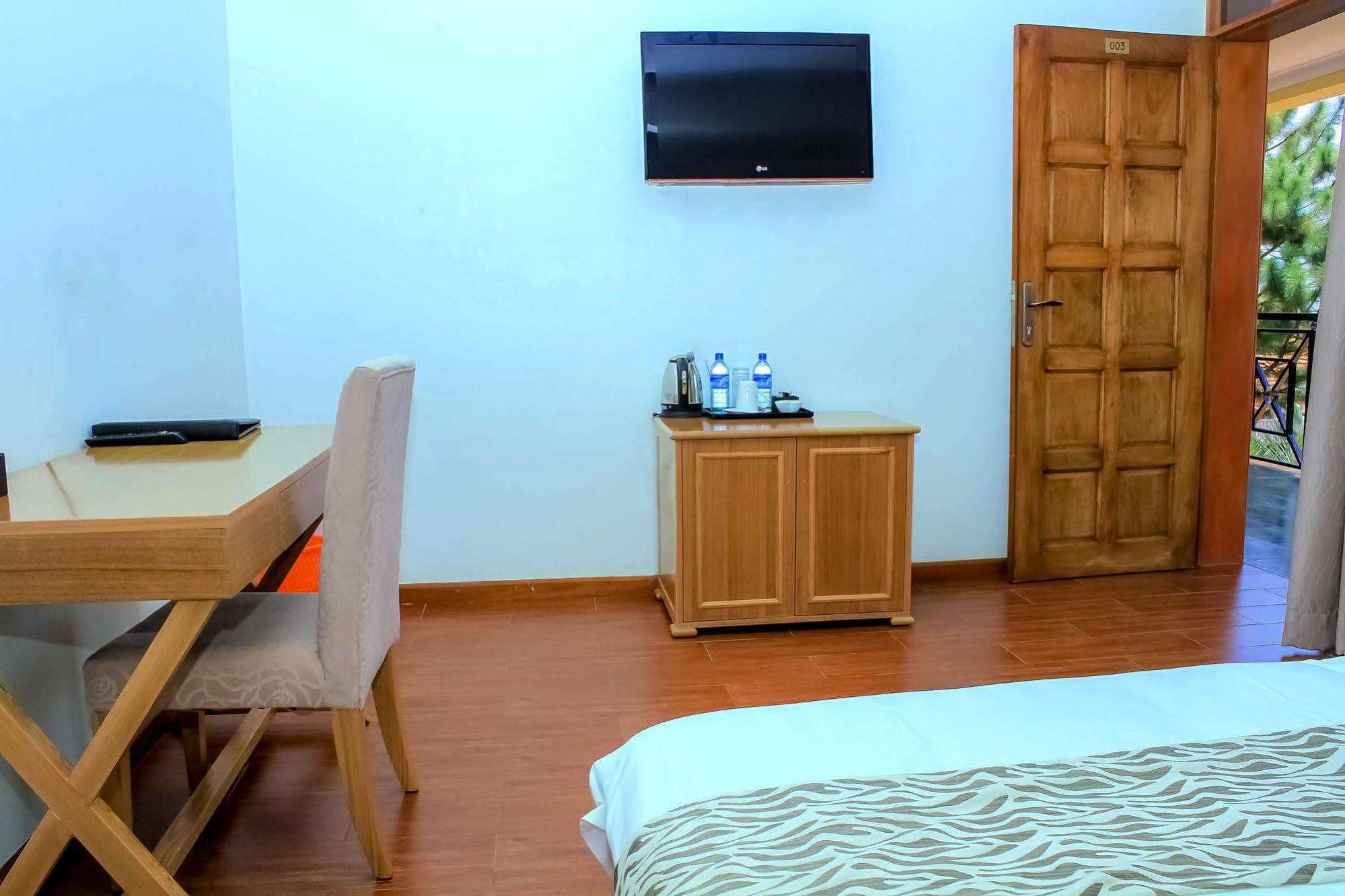 Rosemary Courts Bed and Breakfast Entebbe Exteriör bild